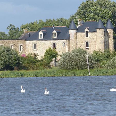 Bed and Breakfast Domaine De Kerbillec Theix Экстерьер фото