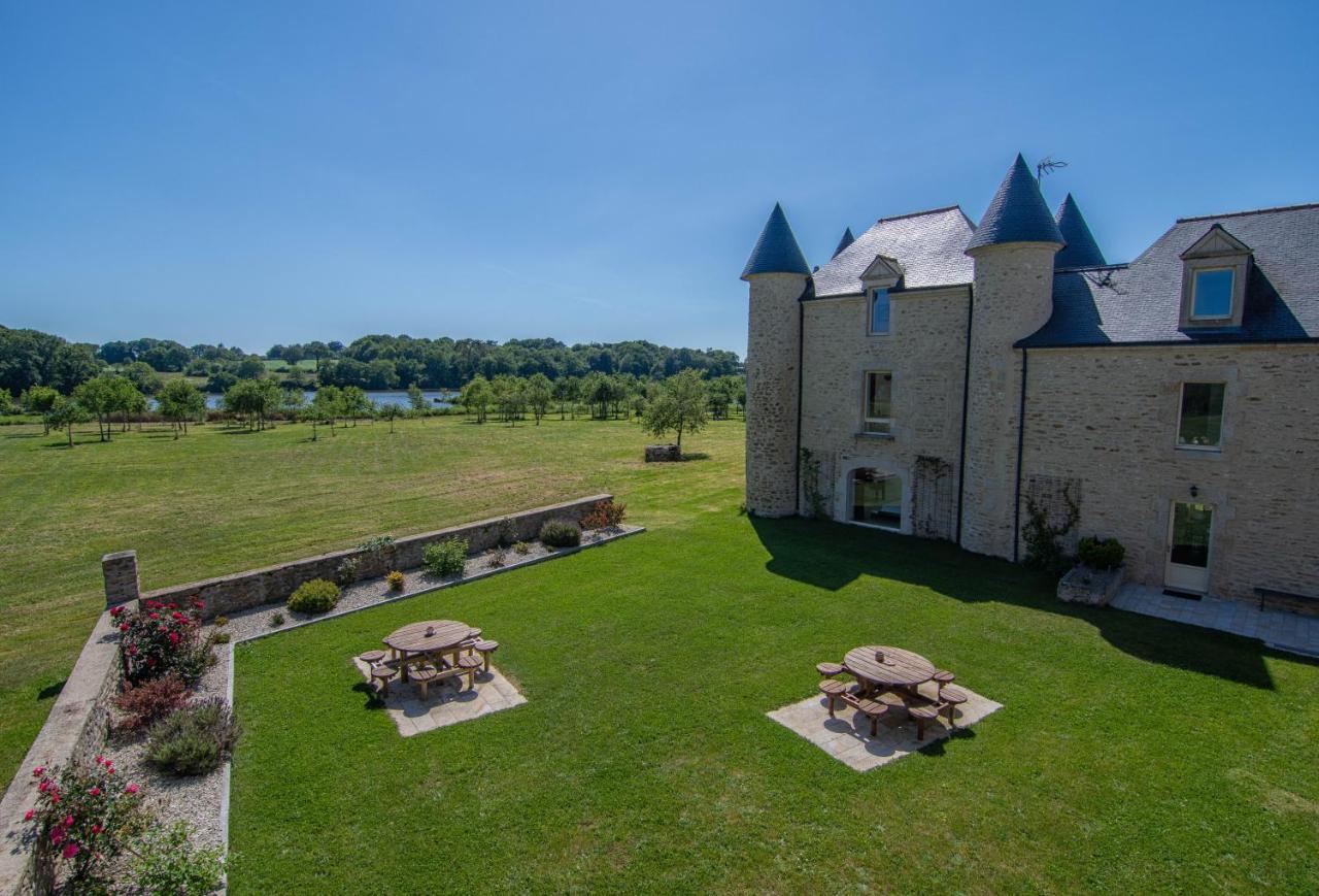 Bed and Breakfast Domaine De Kerbillec Theix Экстерьер фото