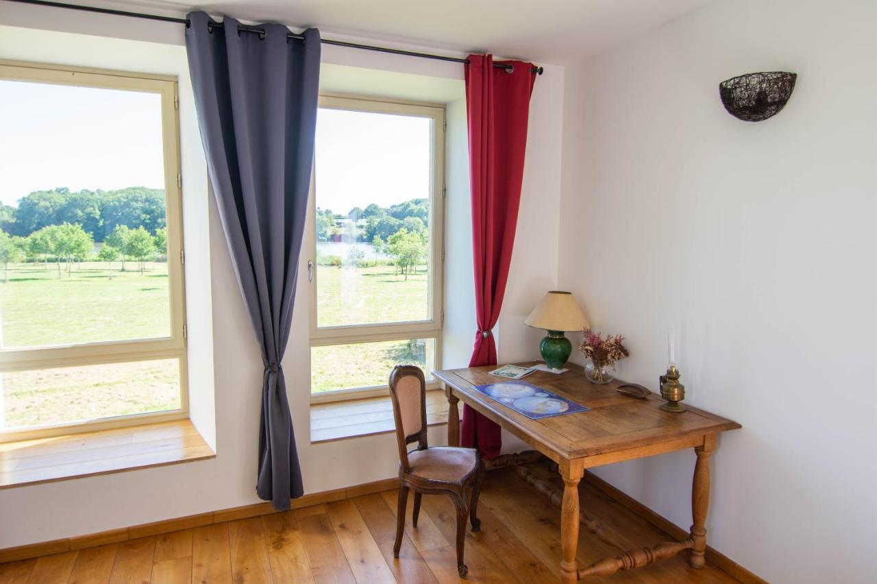 Bed and Breakfast Domaine De Kerbillec Theix Экстерьер фото