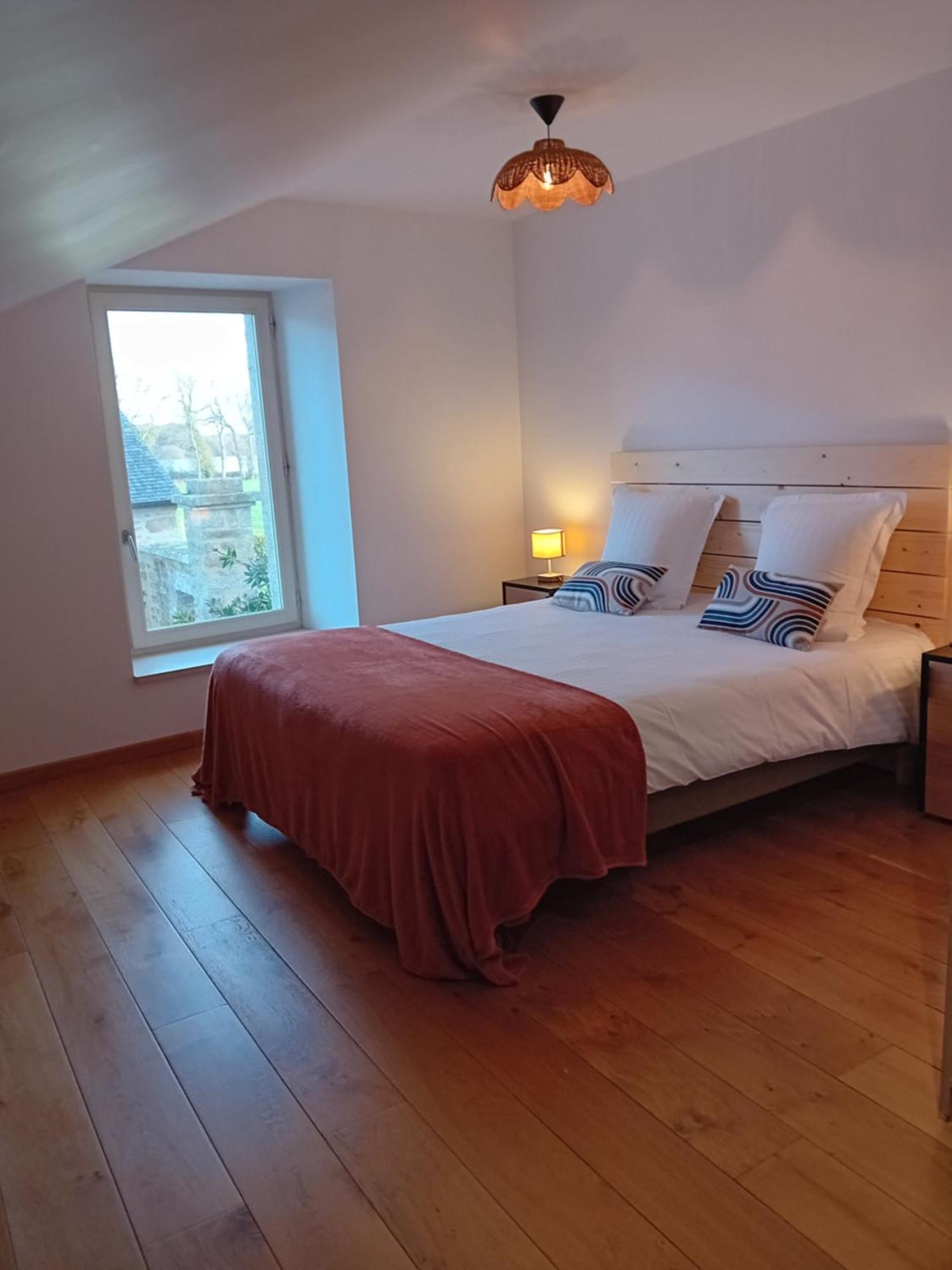 Bed and Breakfast Domaine De Kerbillec Theix Экстерьер фото