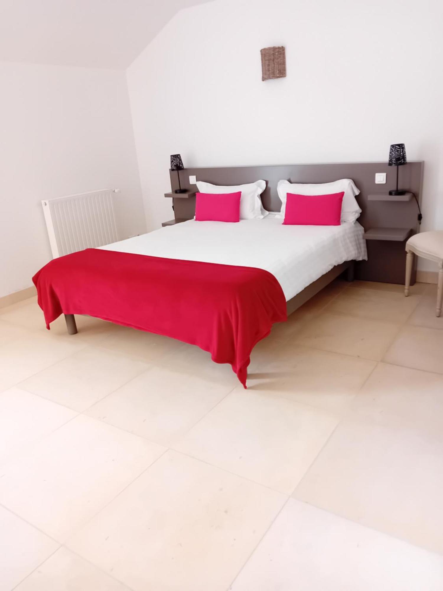 Bed and Breakfast Domaine De Kerbillec Theix Экстерьер фото