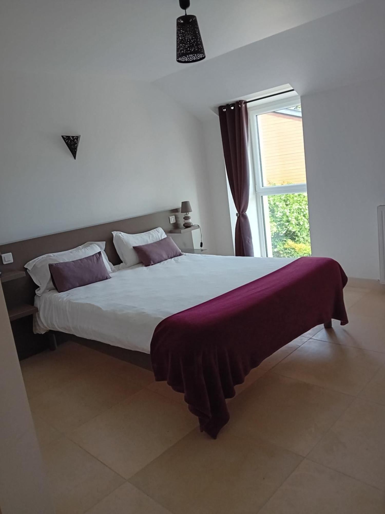 Bed and Breakfast Domaine De Kerbillec Theix Экстерьер фото