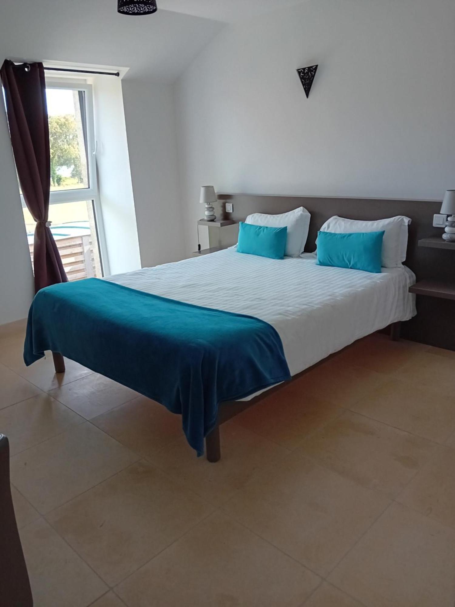 Bed and Breakfast Domaine De Kerbillec Theix Экстерьер фото